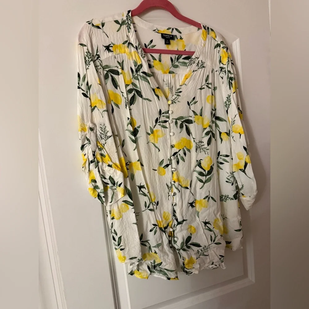Torrid Top - Picture 1 of 6
